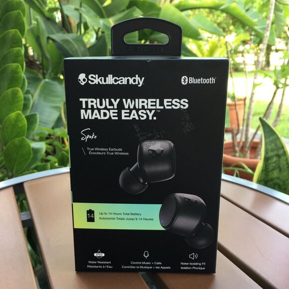 Skullcandy Earbuds Headphones Spoke True Wireless w/ Charging Case Gym Music New - Picture 1 of 12
